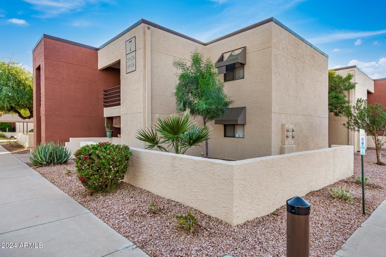 1340 N Recker Rd. #256, Mesa, AZ 85205