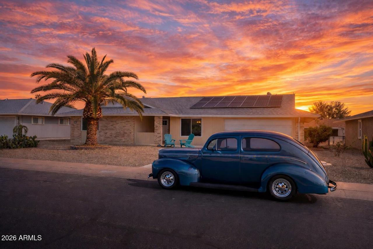 19617 N Willowcreek Cir., Sun City, AZ 85373