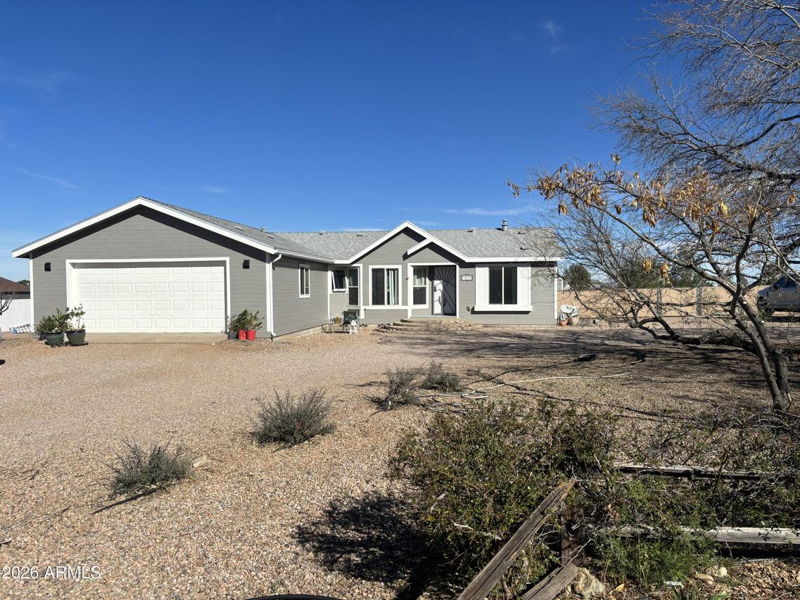 7053 S Elmer Loop, Hereford, AZ 85615