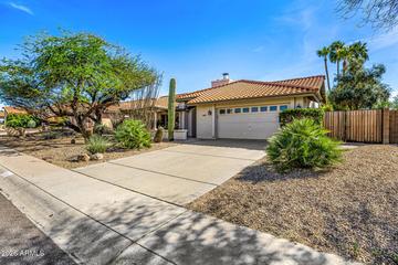 801 E Acoma Dr., Phoenix, AZ 85022