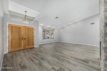801 E Acoma Dr., Phoenix, AZ 85022