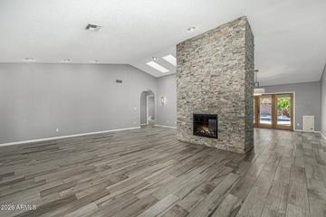 801 E Acoma Dr., Phoenix, AZ 85022