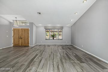 801 E Acoma Dr., Phoenix, AZ 85022