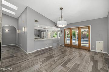 801 E Acoma Dr., Phoenix, AZ 85022