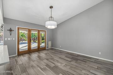 801 E Acoma Dr., Phoenix, AZ 85022