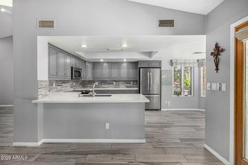 801 E Acoma Dr., Phoenix, AZ 85022