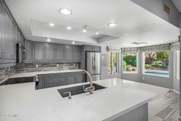 801 E Acoma Dr., Phoenix, AZ 85022