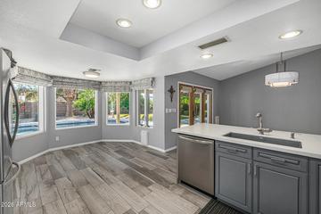 801 E Acoma Dr., Phoenix, AZ 85022