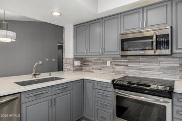 801 E Acoma Dr., Phoenix, AZ 85022