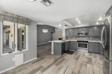 801 E Acoma Dr., Phoenix, AZ 85022