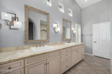 801 E Acoma Dr., Phoenix, AZ 85022