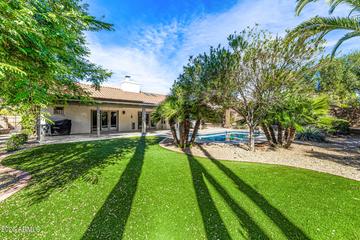 801 E Acoma Dr., Phoenix, AZ 85022