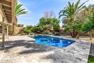 801 E Acoma Dr., Phoenix, AZ 85022