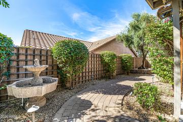 801 E Acoma Dr., Phoenix, AZ 85022