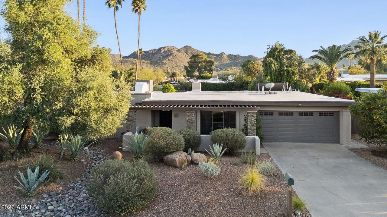 3253 E Vogel Ave., Phoenix, AZ 85028