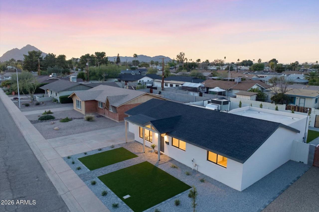 8520 E Highland Ave., Scottsdale, AZ 85251