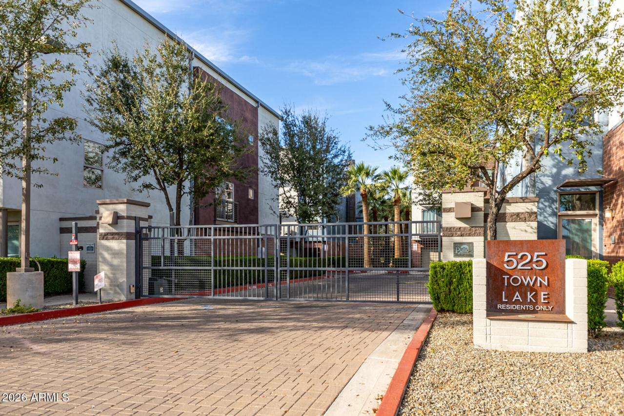 525 W Lakeside Dr. #125, Tempe, AZ 85281