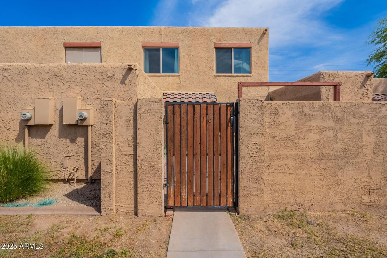 948 S Alma School Rd. #118, Mesa, AZ 85210