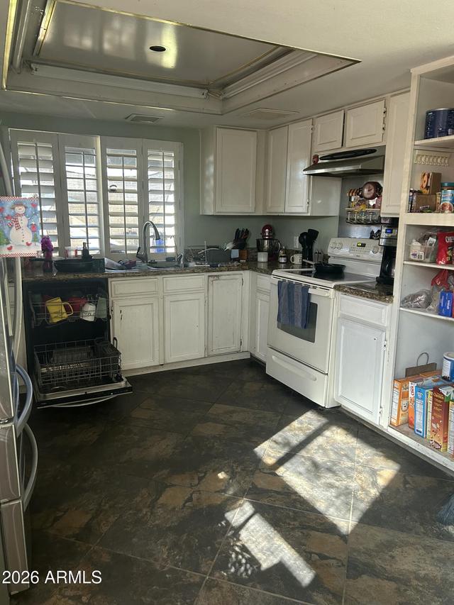 8348 N 50th Ave., Glendale, AZ 85302