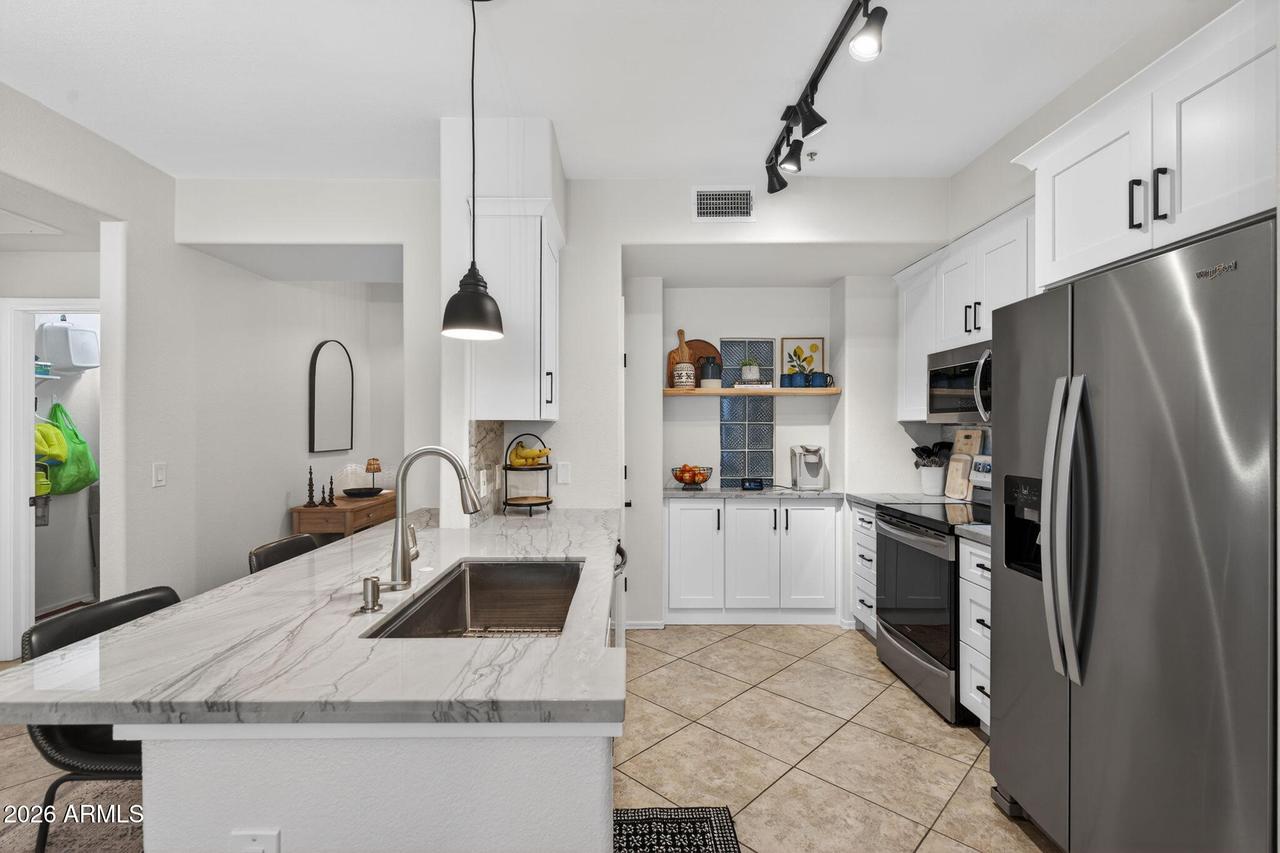 435 W Rio Salado Pkwy. #204, Tempe, AZ 85281