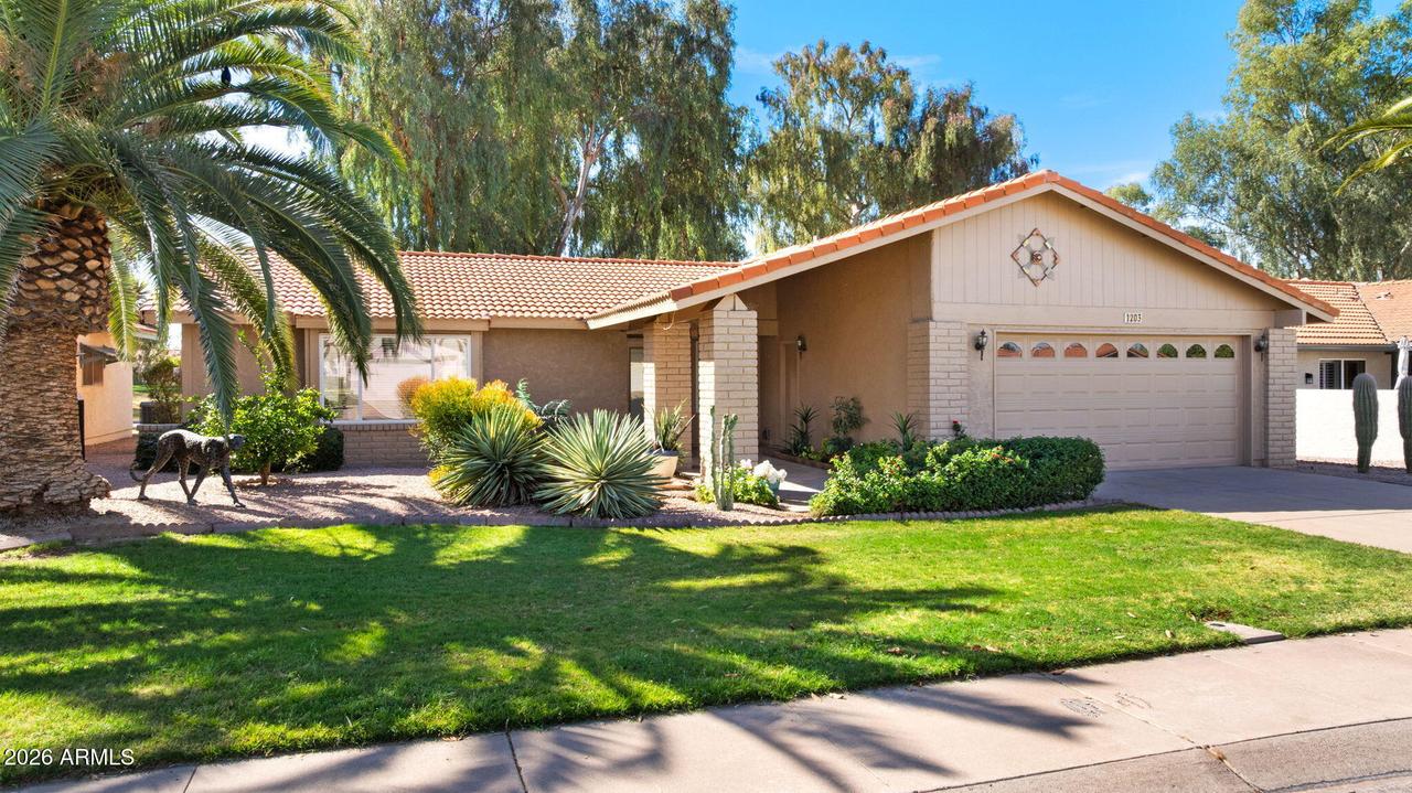 1203 Leisure World, Mesa, AZ 85206