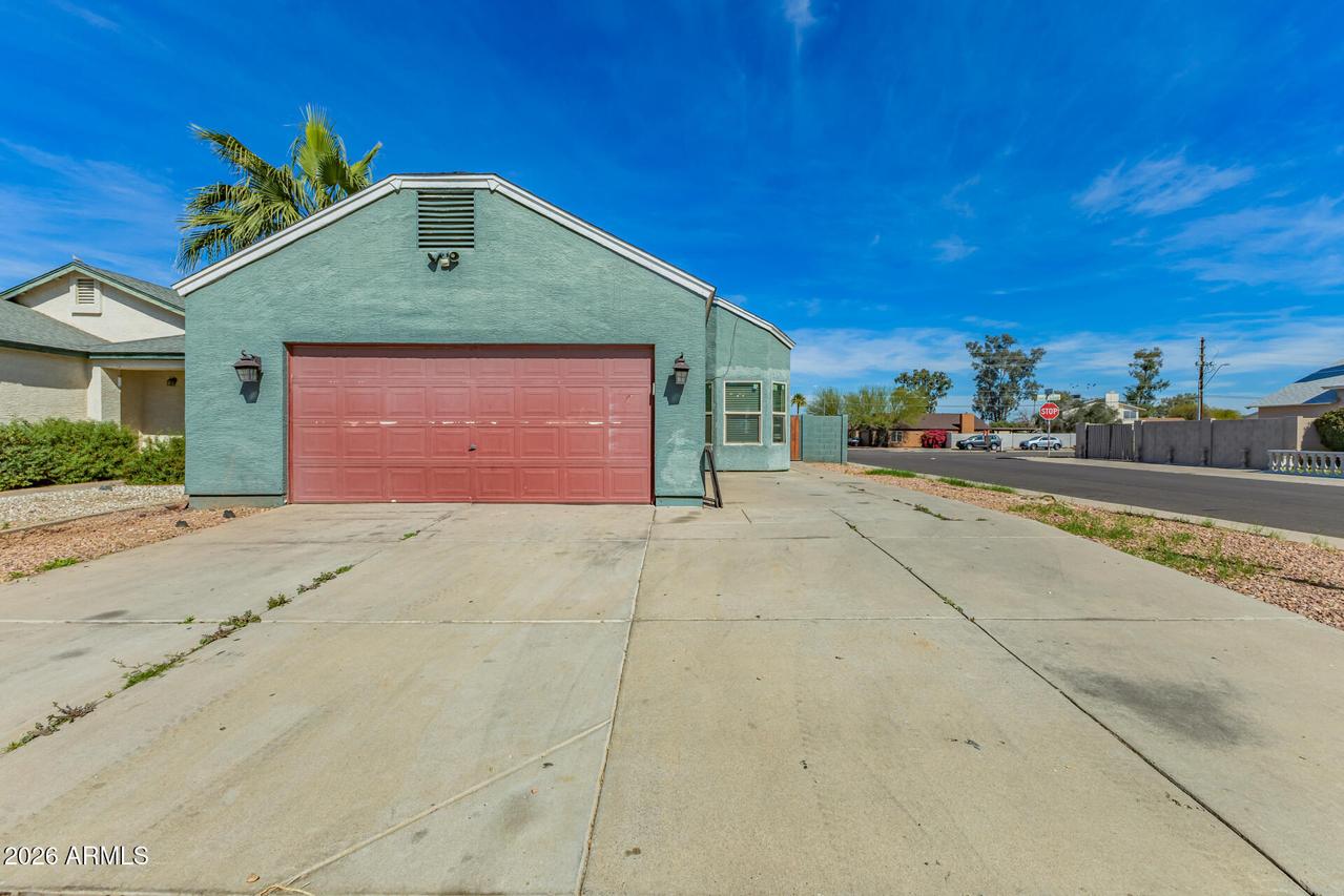 8902 W Vale Dr., Phoenix, AZ 85037