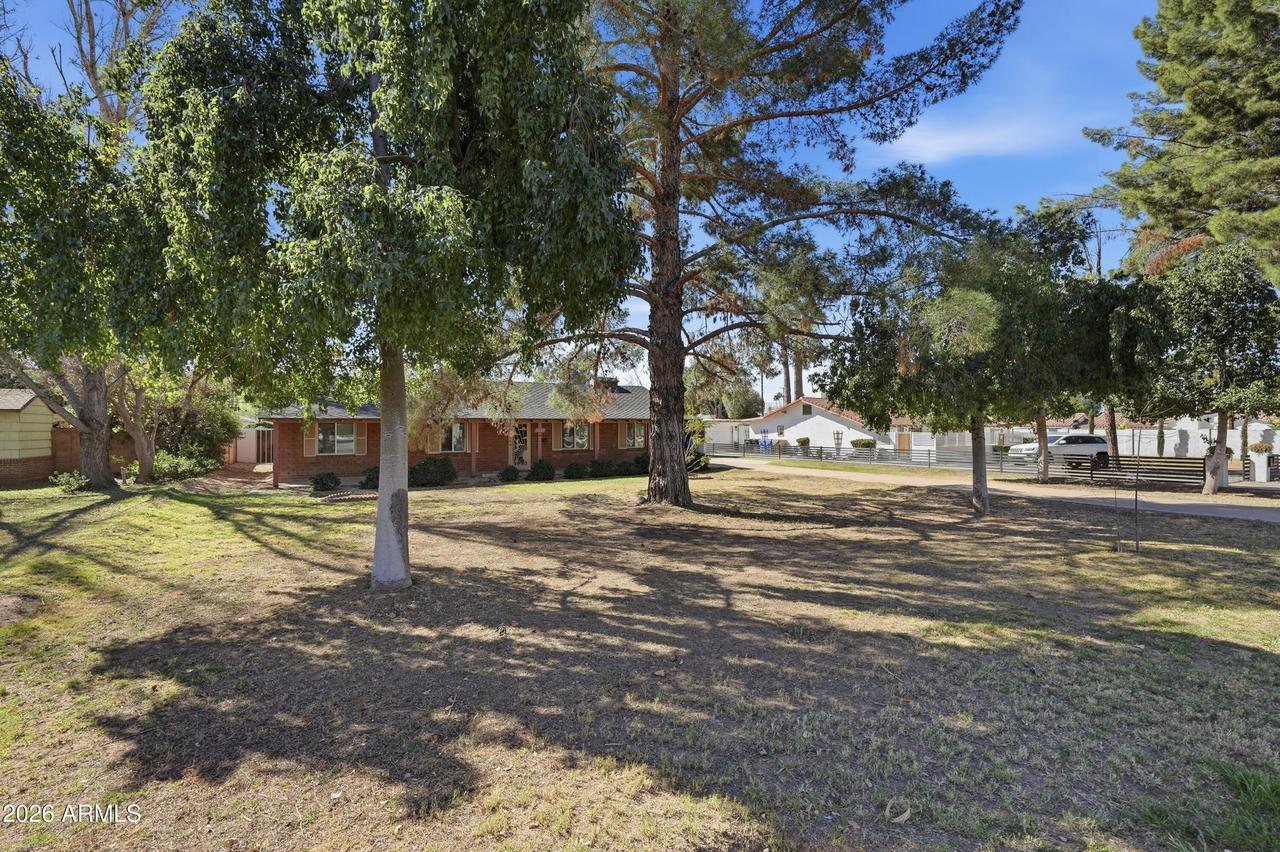 3223 E Weldon Ave., Phoenix, AZ 85018