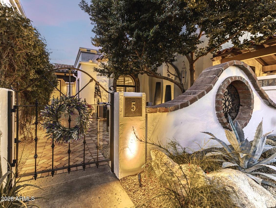 6701 N Scottsdale Rd. #5, Scottsdale, AZ 85250