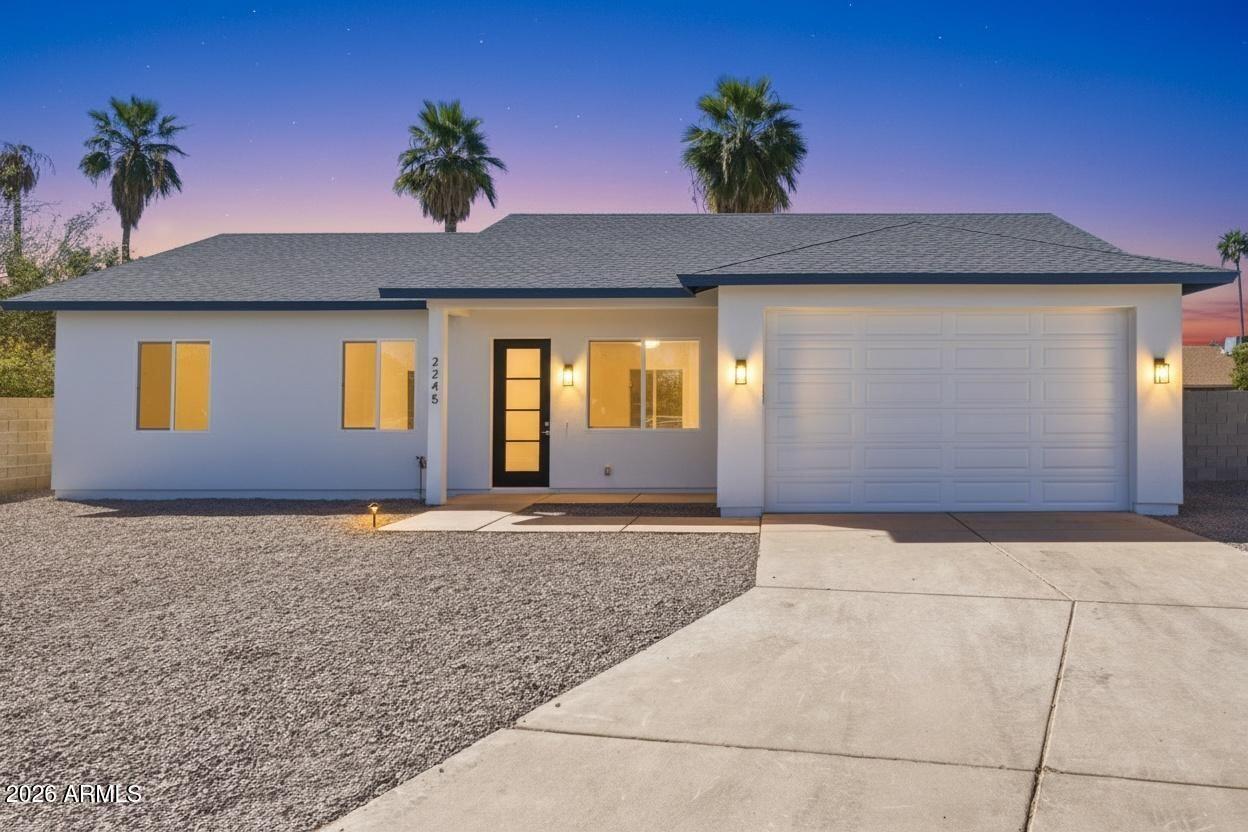 2245 E Capri Cir., Mesa, AZ 85204