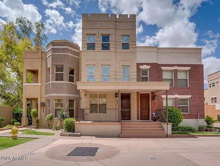 637 S Roosevelt St., Tempe, AZ 85281