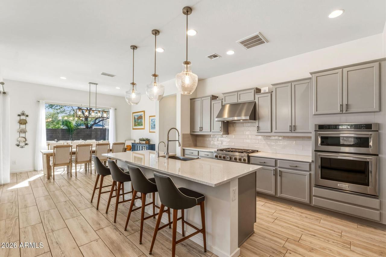 2819 E Los Gatos Dr., Phoenix, AZ 85050