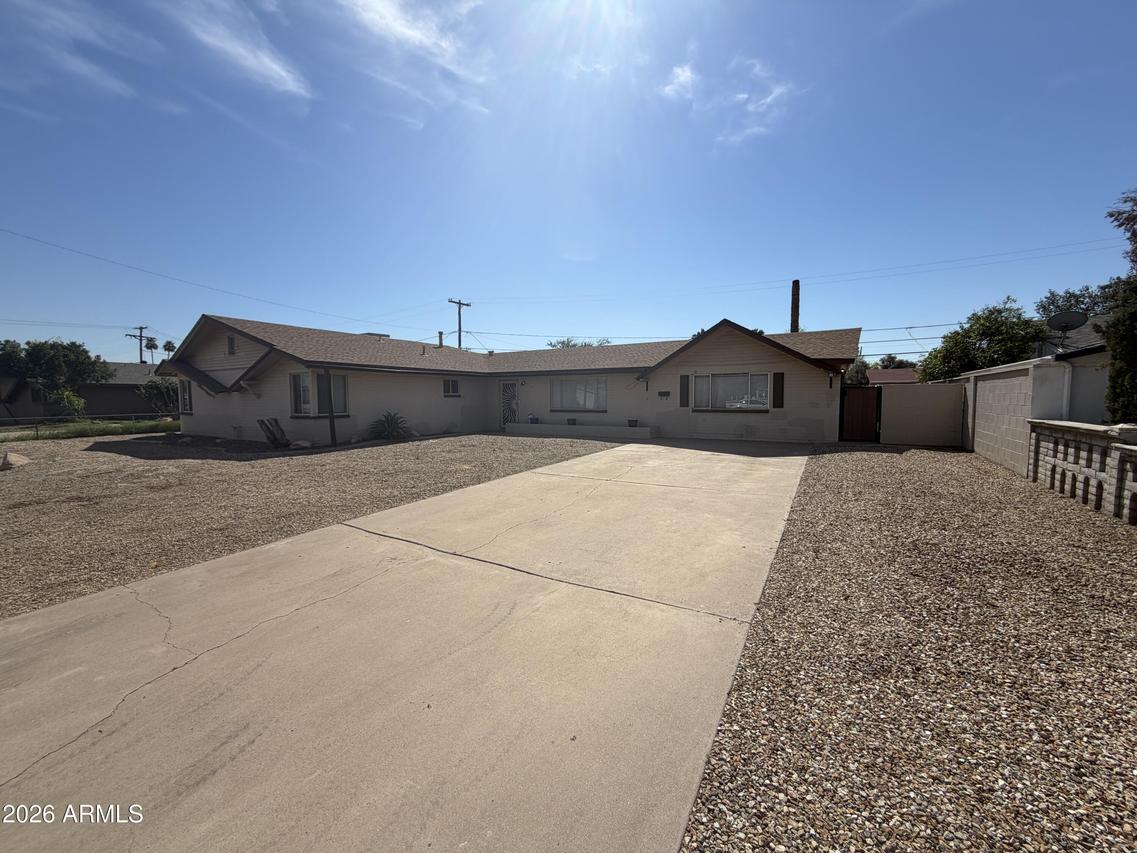 6311 W Medlock Dr., Glendale, AZ 85301