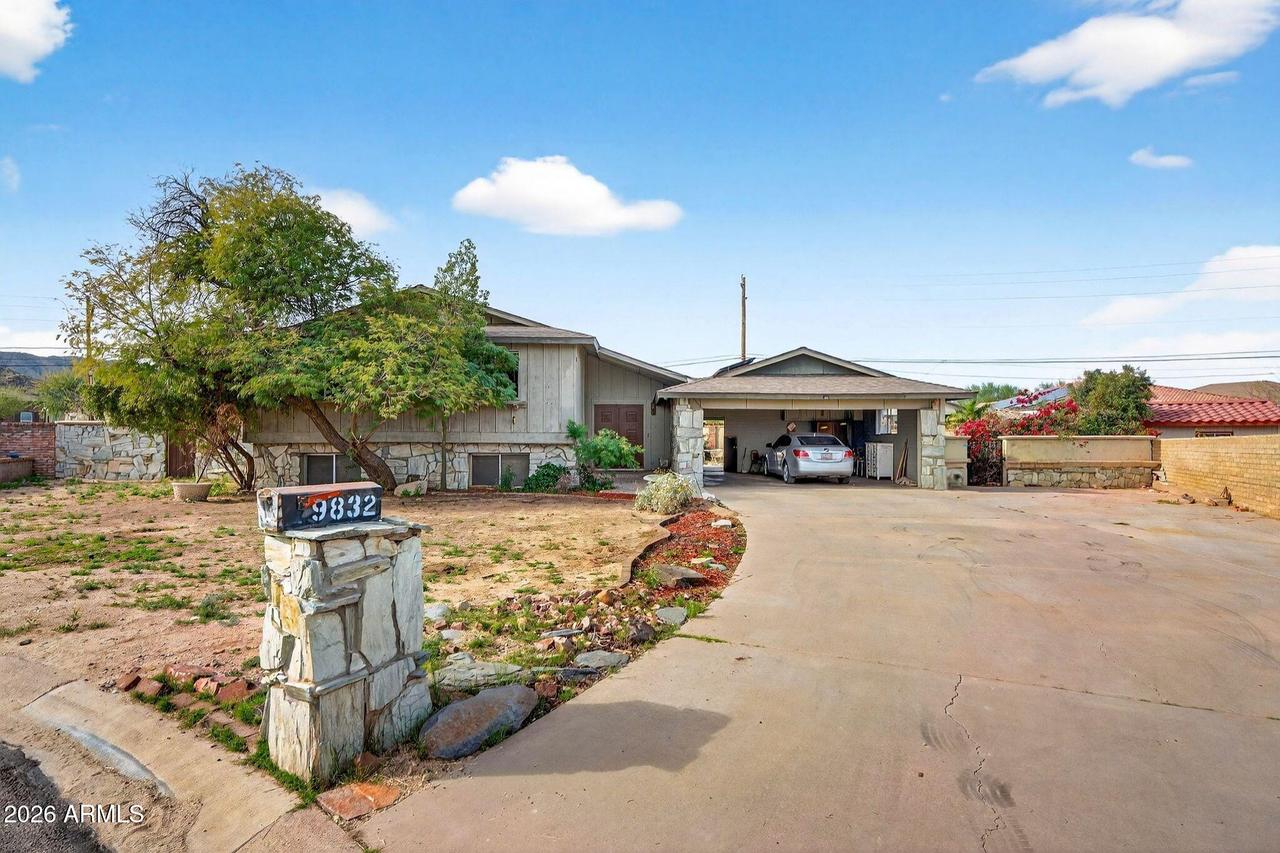 9832 S 4th St., Phoenix, AZ 85042