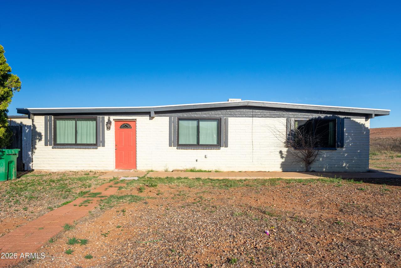 702 N Skyline Dr., Huachuca City, AZ 85616