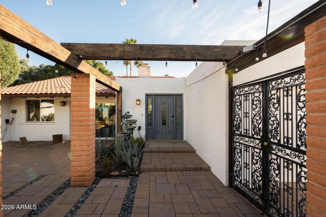 3015 E Weldon Ave., Phoenix, AZ 85016