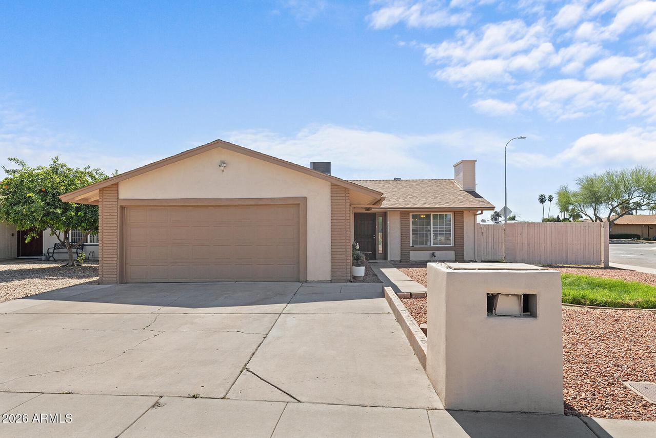 4955 W Golden Ln., Glendale, AZ 85302