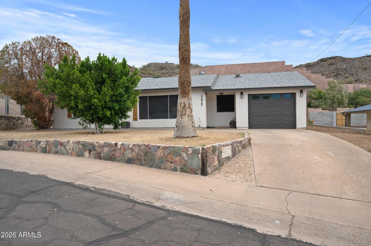 9829 N 4th Ave., Phoenix, AZ 85021