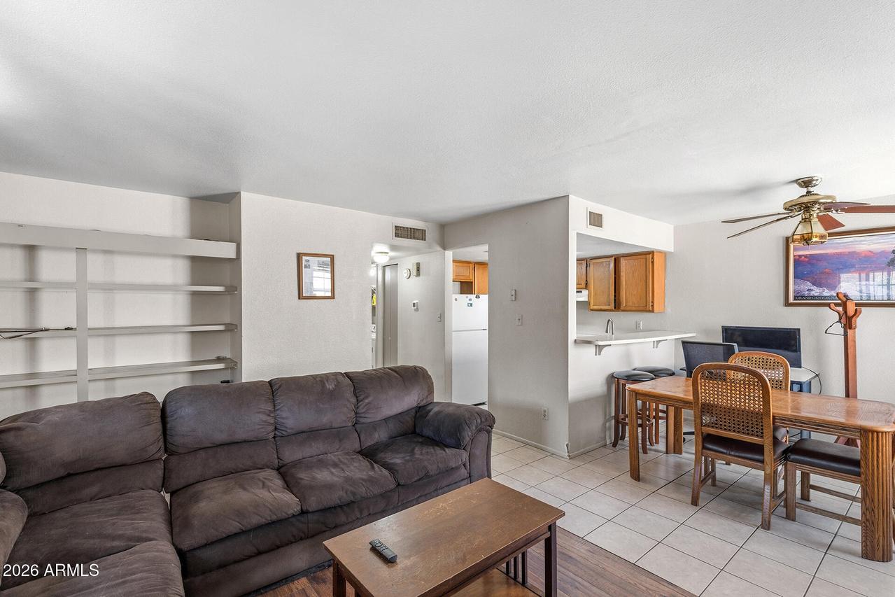 1245 W 1st St. #213, Tempe, AZ 85281