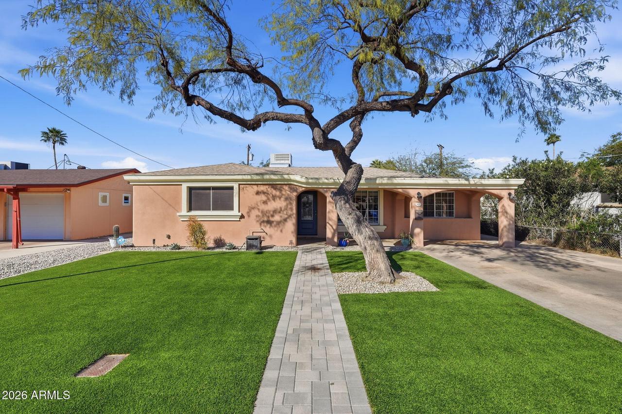 2422 N 37th St., Phoenix, AZ 85008