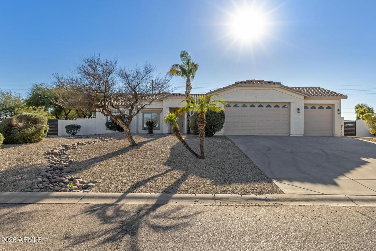 31520 N Sunflower Way, San Tan Valley, AZ 85143