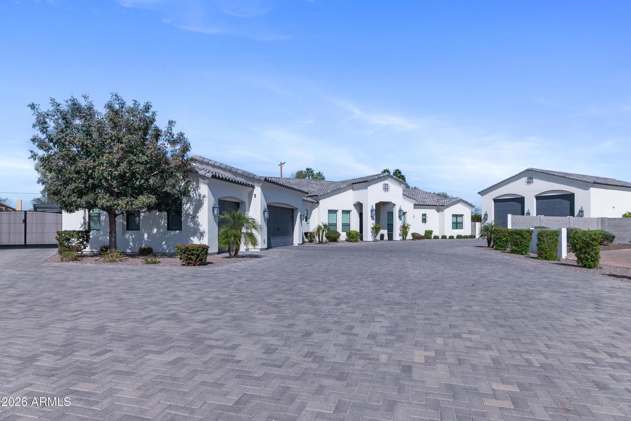 3414 E Gable Cir., Mesa, AZ 85204