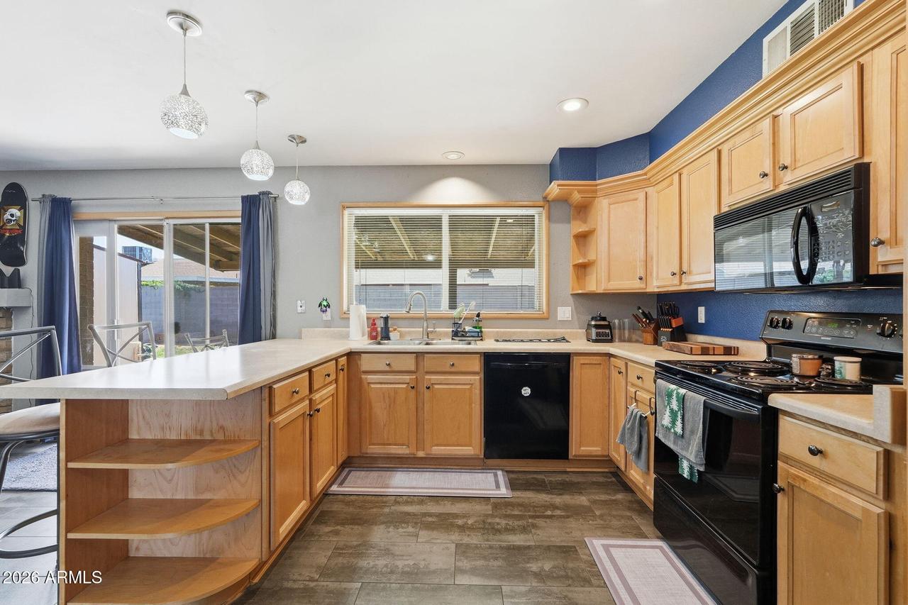 2421 E Hilton Ave., Mesa, AZ 85204