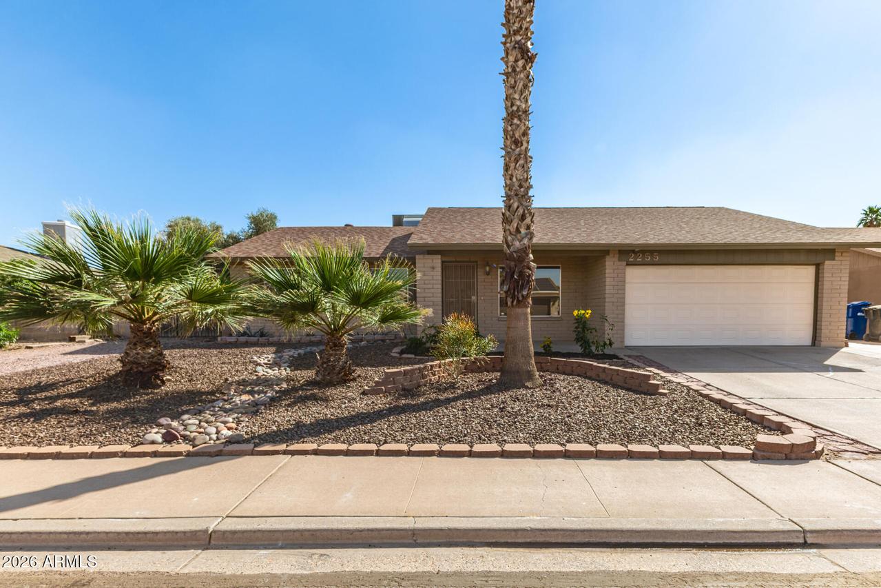 2255 S Orange St., Mesa, AZ 85210