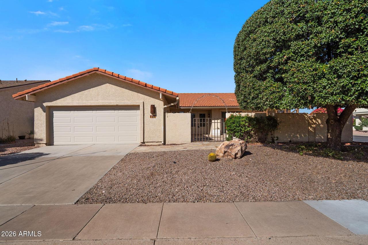 727 Leisure World, Mesa, AZ 85206