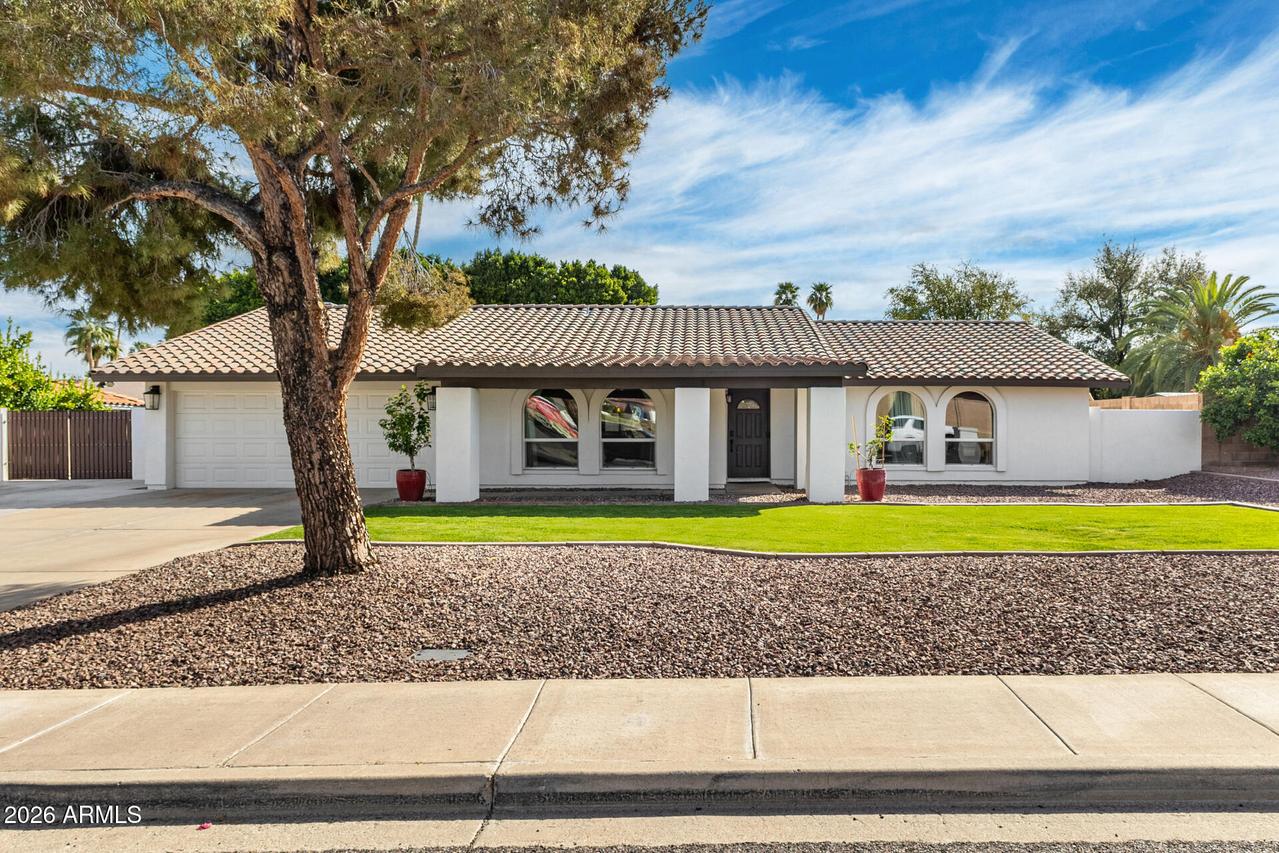 15817 N Moon Valley Dr., Phoenix, AZ 85022