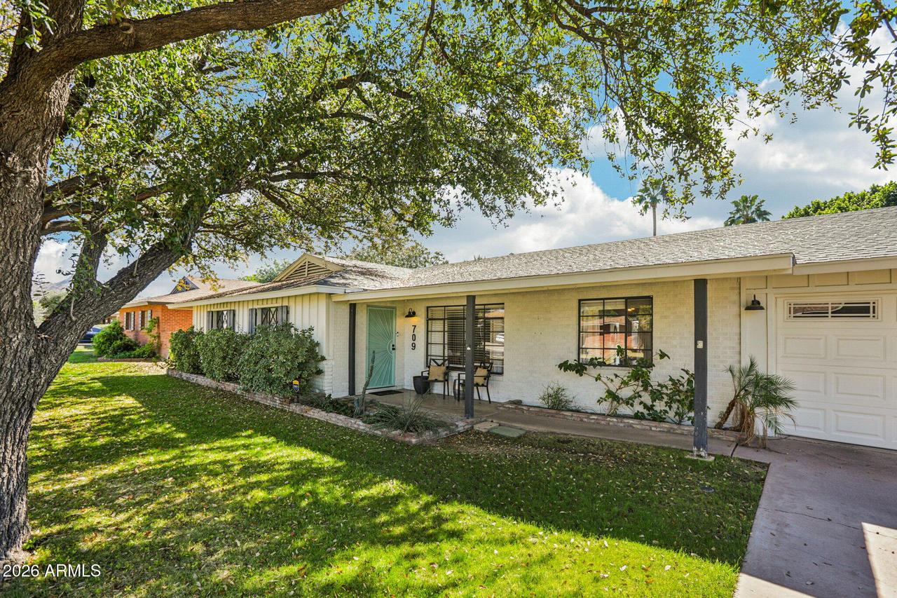 709 E Winter Dr., Phoenix, AZ 85020