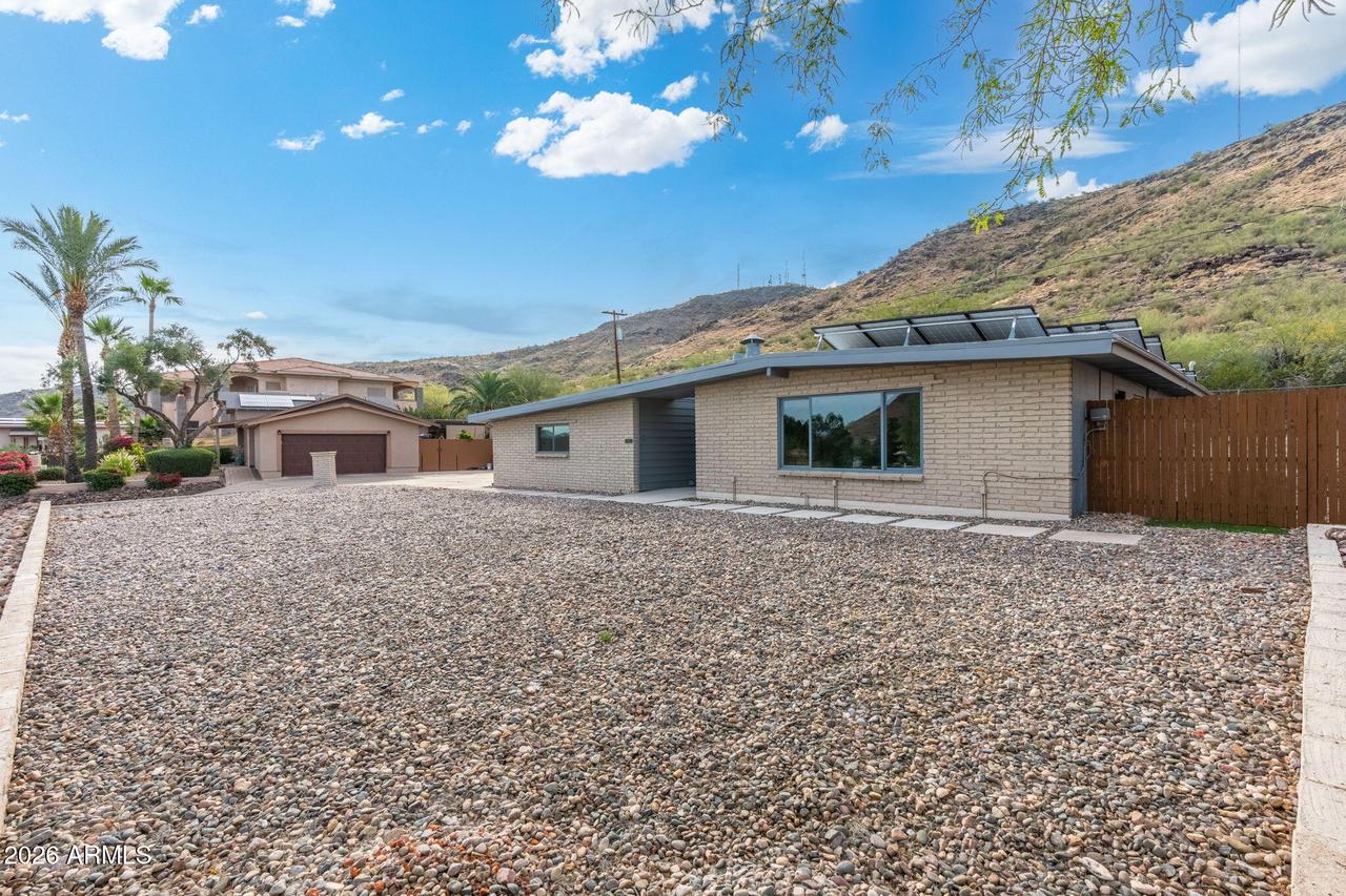 1527 W Windrose Dr., Phoenix, AZ 85029