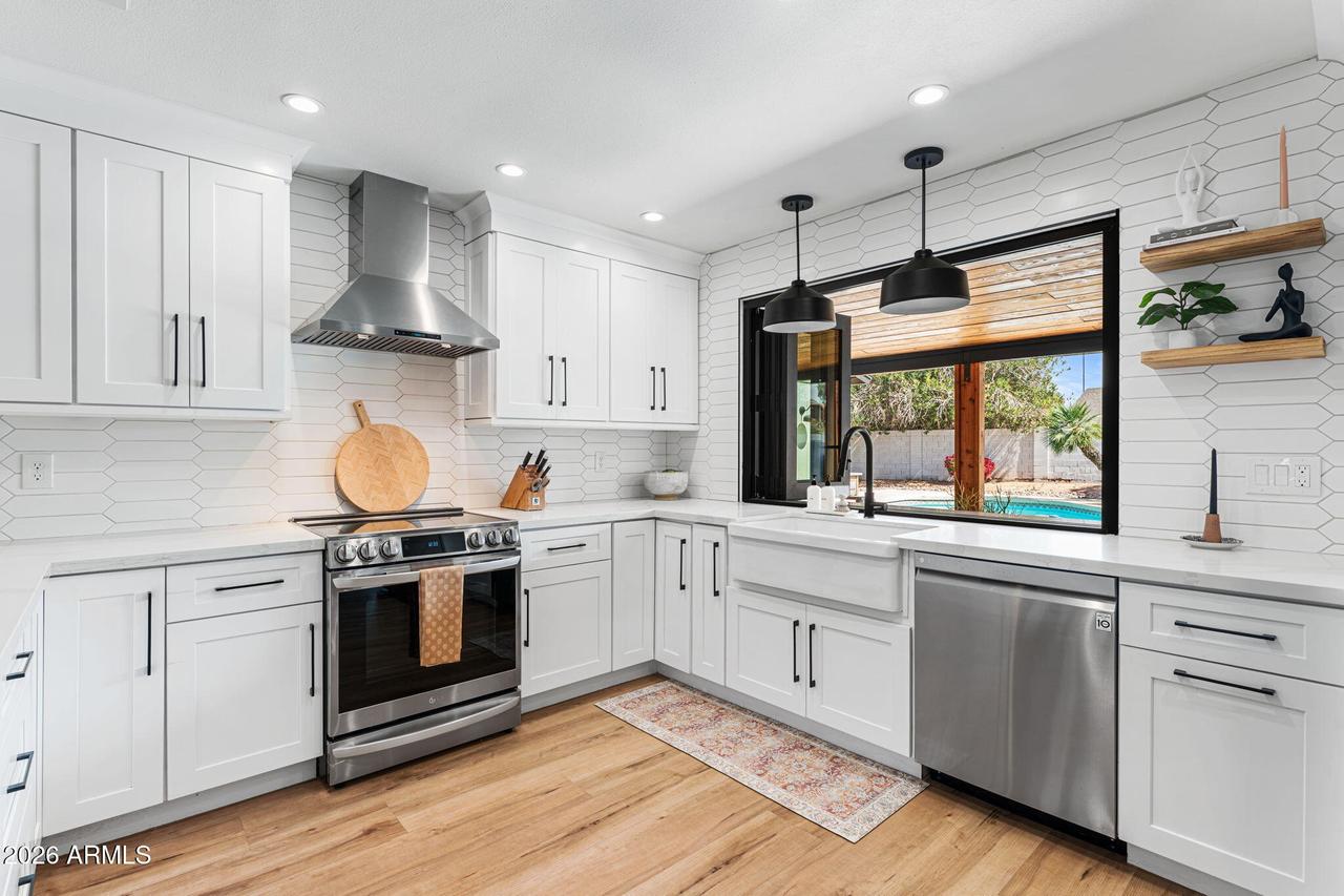 2021 S Saguaro Cir., Mesa, AZ 85202