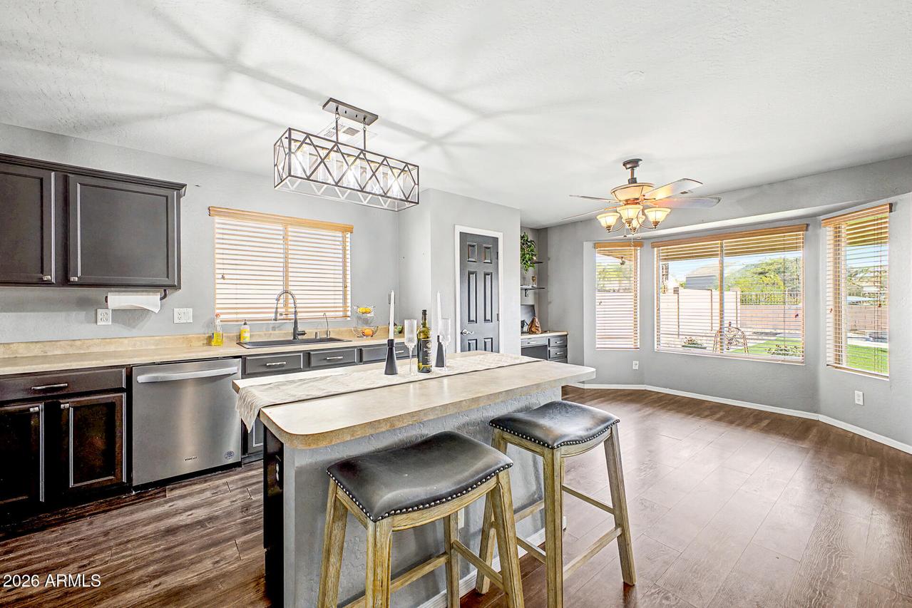 1073 S 239th Dr., Buckeye, AZ 85326