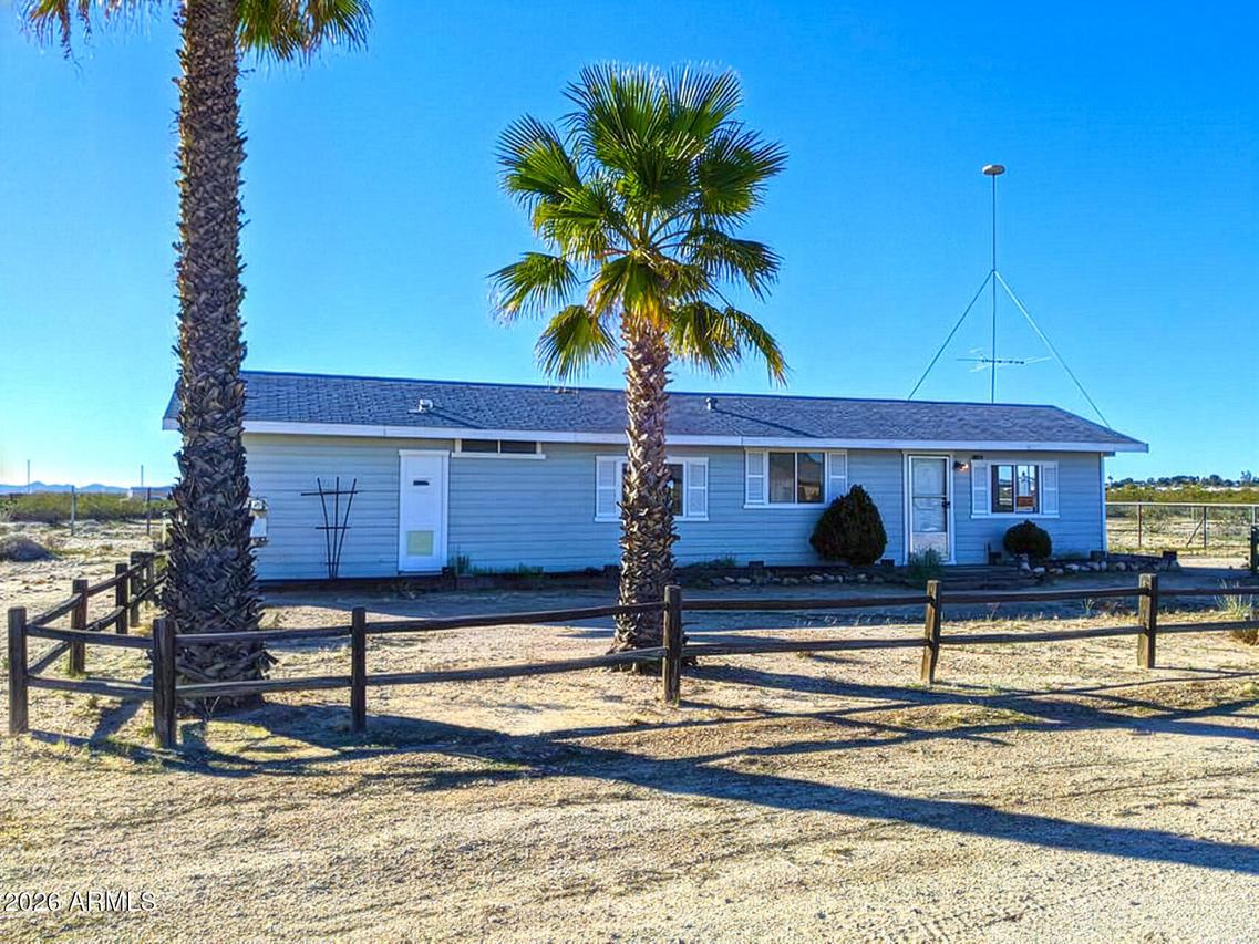 67292 Palm Dr., Salome, AZ 85348